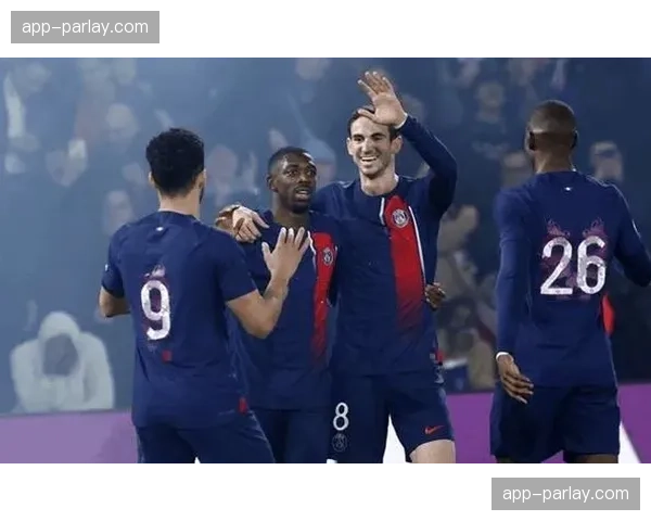 巴黎圣日耳曼发布对阵摩纳哥赛前海报，姆巴佩与格鲁伊奇同框