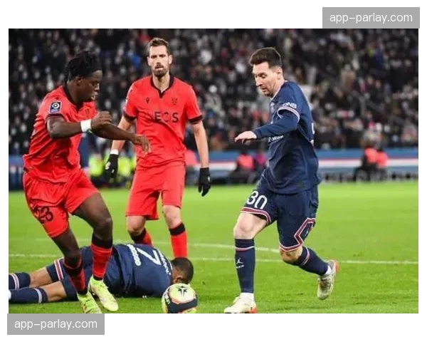 客场完胜，里昂证明自己已重回法甲顶级竞争者行列